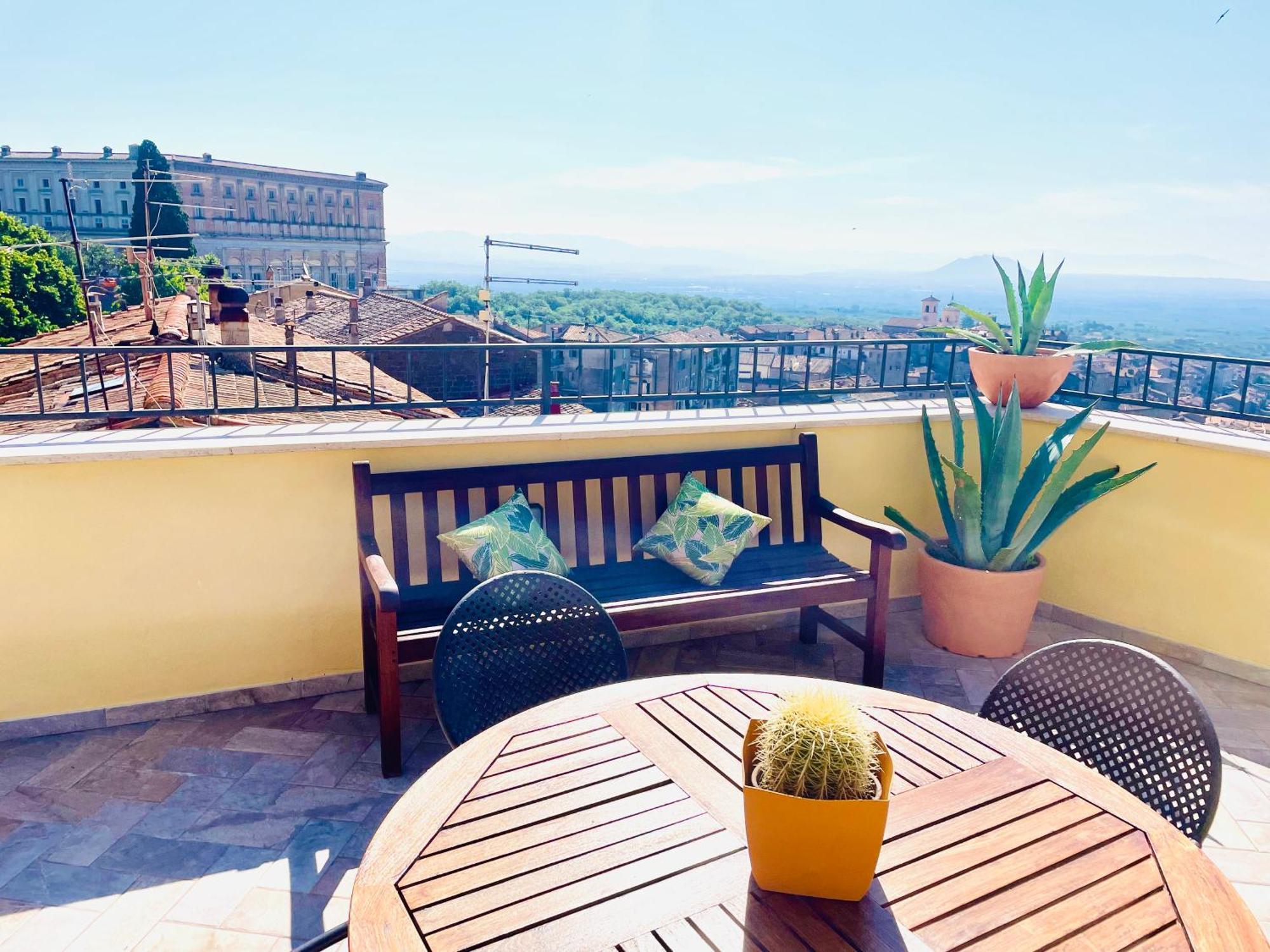 Casa Checca Appartamenti Per Vacanze Caprarola Exterior photo